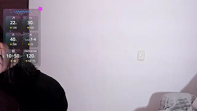 sarah saenz  online show from March 12, 2026, 6:06 am