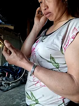 Snapshot of ngocngoc_cute chatting on April 22, 2026, 11:44 pm ngocngoc cute online show from April 22, 2026, 11:44 pm