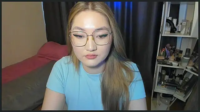 lyra x online show from December 3, 2025, 3:07 am