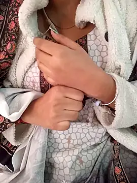 Snapshot of Neha_Tyagi chatting on November 18, 2025, 5:33 am Neha Tyagi online show from November 18, 2025, 5:33 am