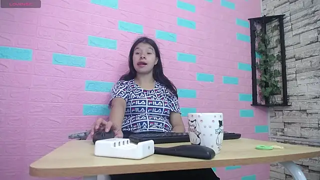 maily can online show from November 27, 2025, 12:49 pm