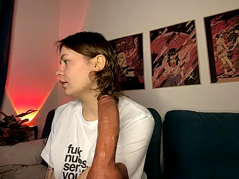 Snapshot of MoonIvy_ chatting on September 28, 2025, 5:09 pm MoonIvy online show from September 28, 2025, 5:09 pm