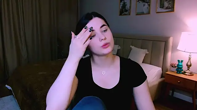 lil angel  online show from March 9, 2026, 10:24 pm