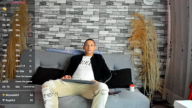 Snapshot of Masterblue_hot chatting on November 10, 2025, 7:19 pm Masterblue hot online show from November 10, 2025, 7:19 pm