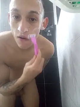 Snapshot of Masterblue_hot chatting on December 16, 2025, 4:00 pm Masterblue hot online show from December 16, 2025, 4:00 pm