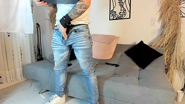 Snapshot of Masterblue_hot chatting on November 27, 2025, 9:59 pm Masterblue hot online show from November 27, 2025, 9:59 pm