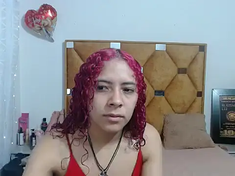 CATTALINAHOT online show from April 10, 2026, 12:56 pm