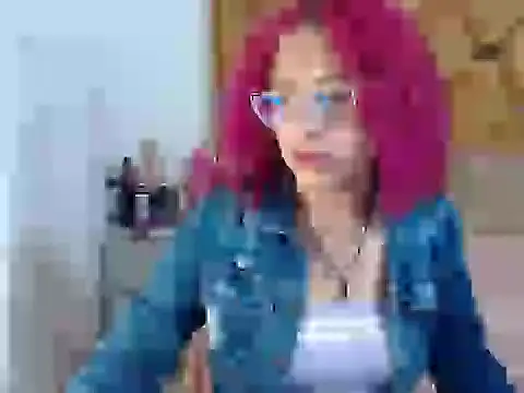 CATTALINAHOT online show from April 16, 2026, 3:40 am