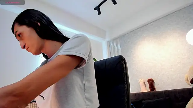 lily cash1 online show from February 12, 2026, 1:55 pm