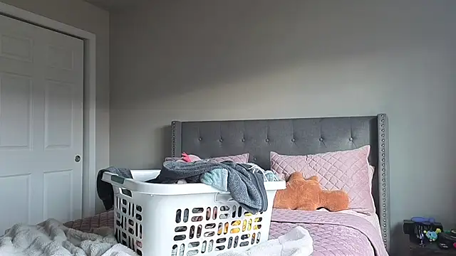 Snapshot of bambifarrina chatting on October 17, 2025, 8:54 pm bambifarrina online show from October 17, 2025, 8:54 pm