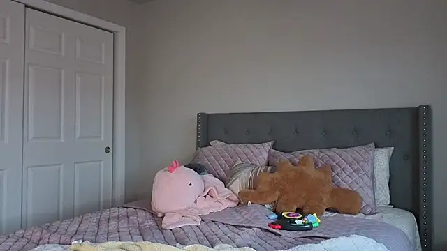 Snapshot of bambifarrina chatting on October 6, 2025, 10:43 pm bambifarrina online show from October 6, 2025, 10:43 pm