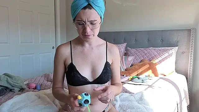 Snapshot of bambifarrina chatting on October 5, 2025, 7:59 pm bambifarrina online show from October 5, 2025, 7:59 pm