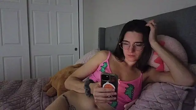 Snapshot of bambifarrina chatting on November 15, 2025, 5:11 am bambifarrina online show from November 15, 2025, 5:11 am