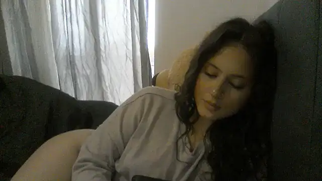 laylabliss online show from October 19, 2025, 2:53 pm