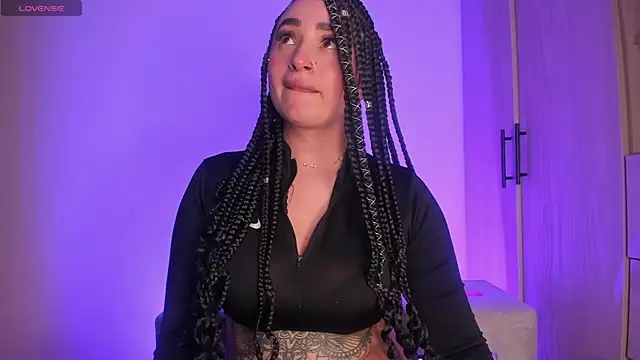 scarlett Collinss online show from June 3, 2026, 12:55 am