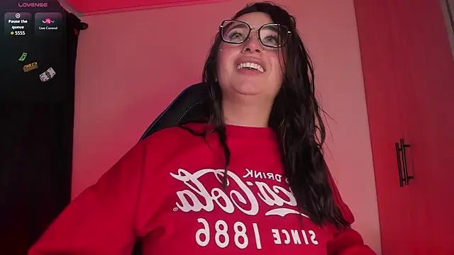 scarlett Collinss online show from July 10, 2026, 2:22 am