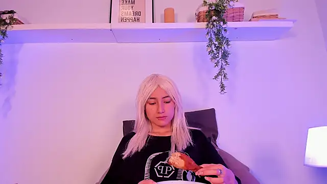 Vampgyal online show from October 23, 2025, 9:02 pm