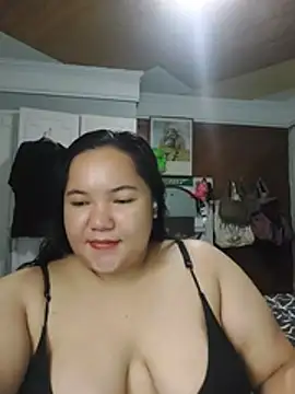 LianaCruzado online show from July 7, 2026, 5:27 pm