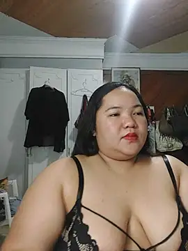 LianaCruzado online show from July 6, 2026, 2:24 pm