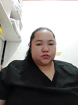 LianaCruzado online show from April 25, 2026, 5:10 am