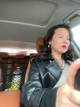 anna yngs online show from March 23, 2026, 4:23 am