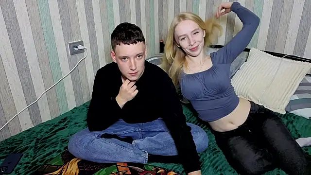 Emily0303 online show from September 21, 2025, 6:13 pm