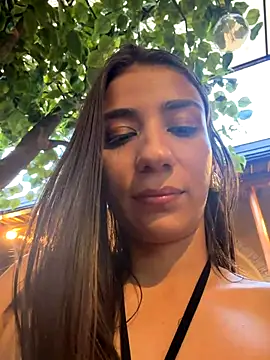 -juicy  online show from November 13, 2025, 10:02 pm