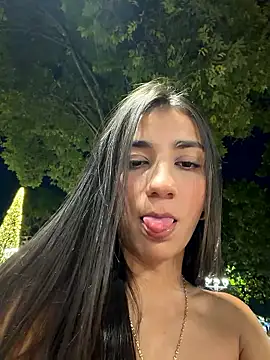 -juicy  online show from January 9, 2026, 11:22 pm