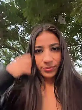Snapshot of -juicy_ chatting on April 15, 2026, 11:05 pm -juicy online show from April 15, 2026, 11:05 pm