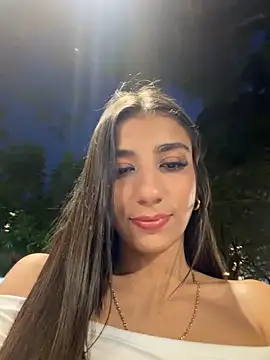 Snapshot of -juicy_ chatting on May 20, 2026, 11:35 pm -juicy online show from May 20, 2026, 11:35 pm