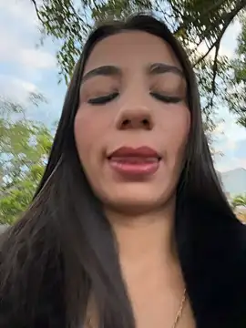 Snapshot of -juicy_ chatting on March 21, 2026, 10:57 pm -juicy online show from March 21, 2026, 10:57 pm