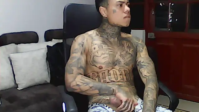 Snapshot of Buitrago_98 chatting on November 28, 2025, 6:13 am Buitrago 98 online show from November 28, 2025, 6:13 am