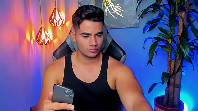 Snapshot of AndresR3 chatting on November 15, 2025, 7:01 am AndresR3 online show from November 15, 2025, 7:01 am