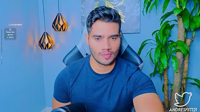 Snapshot of AndresR3 chatting on September 17, 2025, 12:18 pm AndresR3 online show from September 17, 2025, 12:18 pm