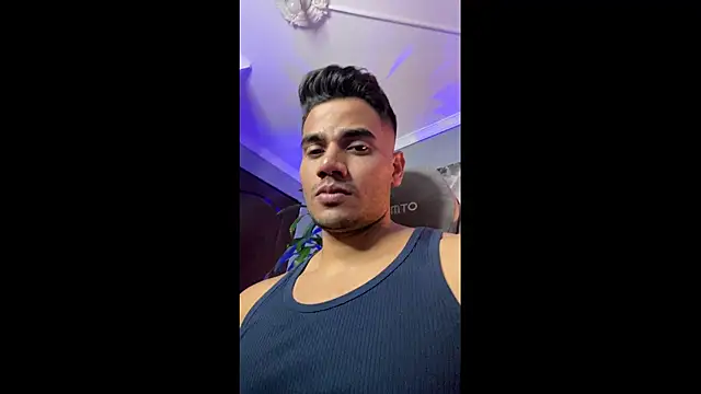 Snapshot of AndresR3 chatting on November 7, 2025, 3:22 am AndresR3 online show from November 7, 2025, 3:22 am