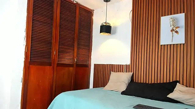 David niet online show from September 17, 2025, 5:26 pm