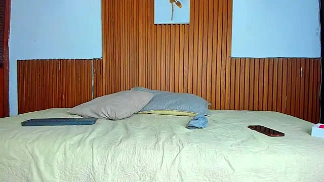 David niet online show from November 18, 2025, 5:49 pm