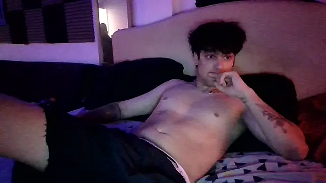 Cubbymk47 online show from October 15, 2025, 2:43 am