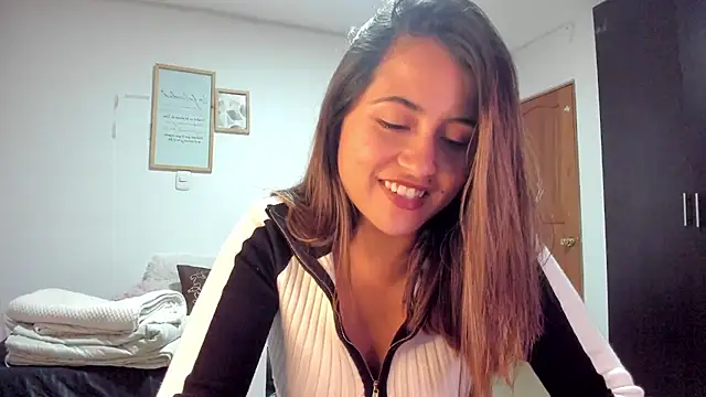 Snapshot of Ana__Pink chatting on March 3, 2026, 1:34 am Ana Pink online show from March 3, 2026, 1:34 am