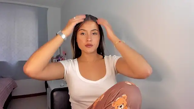 Snapshot of Ana__Pink chatting on February 24, 2026, 10:32 pm Ana Pink online show from February 24, 2026, 10:32 pm