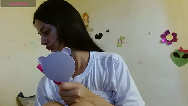 Akasha001 online show from December 21, 2025, 3:47 pm