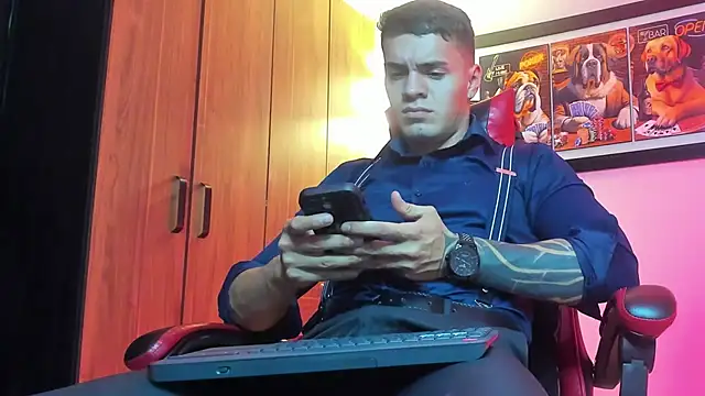 ALPHA DOMINUS  online show from December 17, 2025, 4:17 am