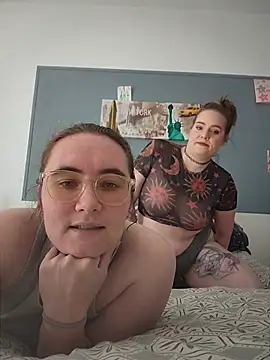 AndHerXO online show from July 18, 2026, 4:04 pm
