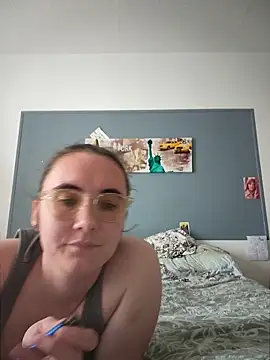 AndHerXO online show from April 12, 2026, 2:42 pm