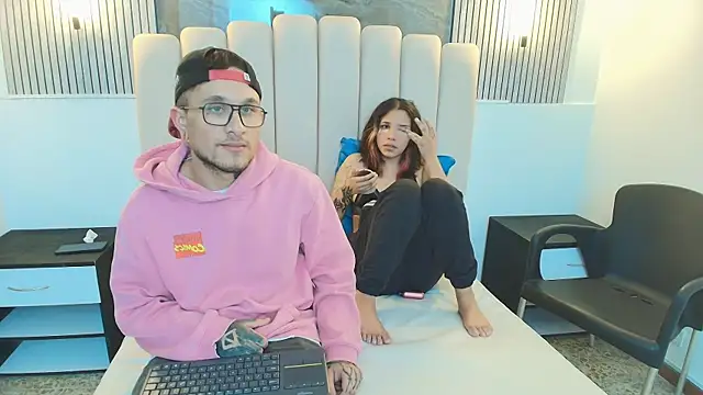 RavenandCody online show from September 30, 2025, 3:45 am