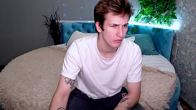 KiskaKurt online show from September 23, 2025, 8:05 pm