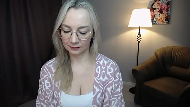 Snapshot of Ava_Elior chatting on February 15, 2026, 12:15 pm Ava Elior online show from February 15, 2026, 12:15 pm