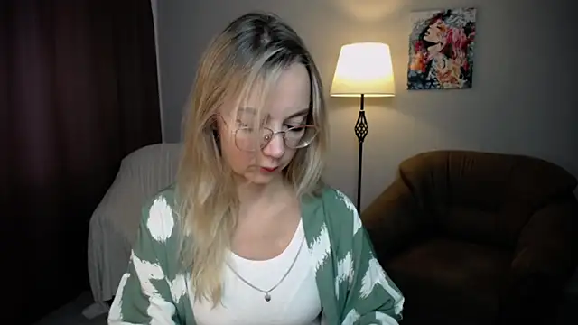 Ava Elior online show from September 9, 2025, 9:19 am