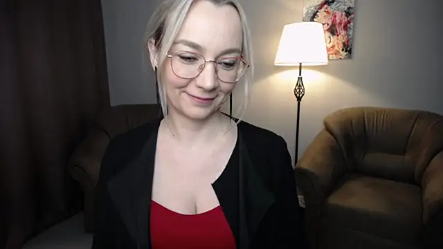 Ava Elior online show from April 8, 2026, 11:44 am