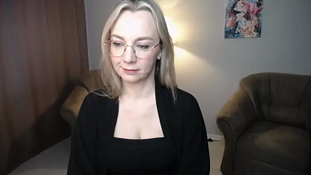 Ava Elior online show from May 21, 2026, 7:50 am